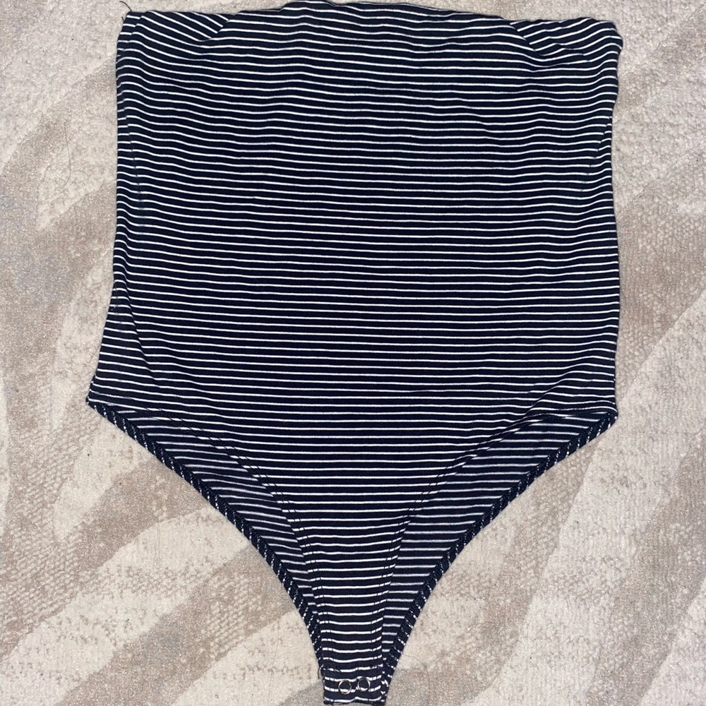 🌺Black Strapless Bodysuit
